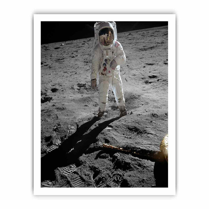 Astronaut  Walk   on Moon